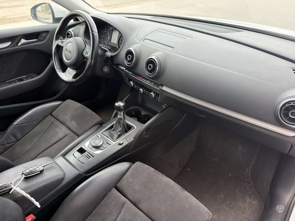 Audi A3, 1.6 l., Седан