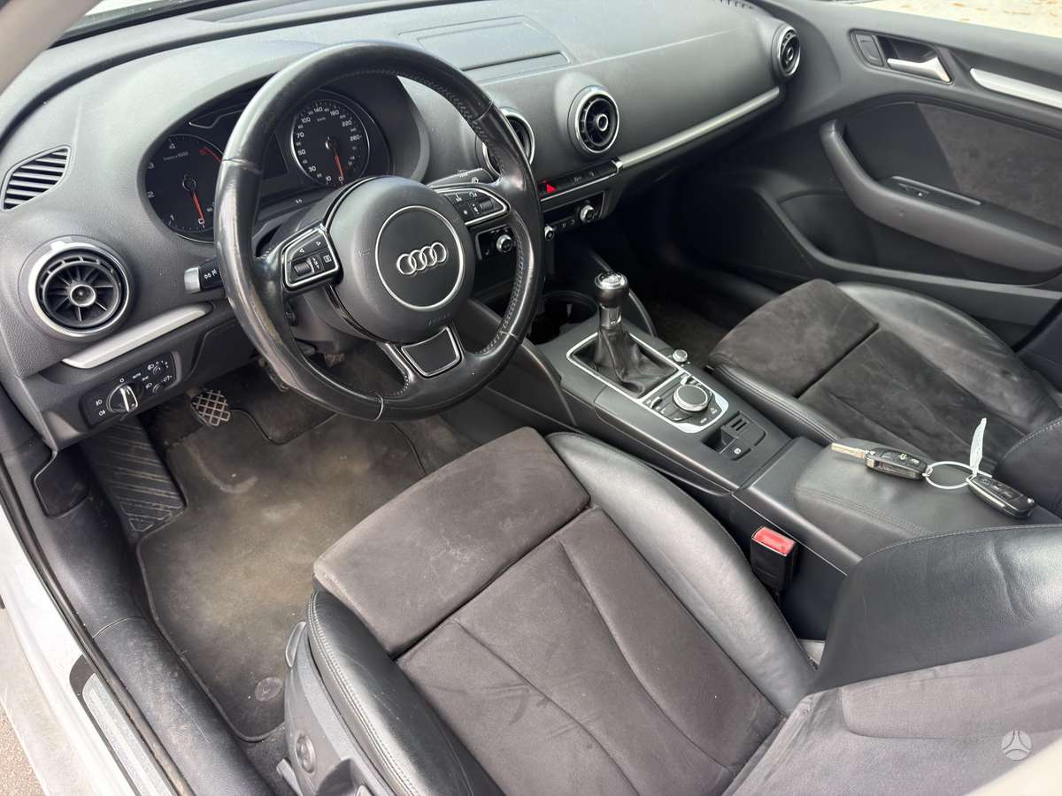 Audi A3, 1.6 l., Седан