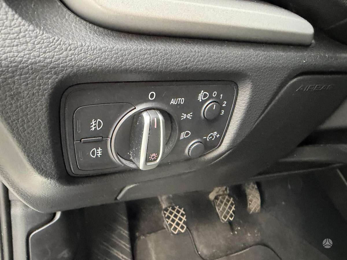 Audi A3, 1.6 l., Седан