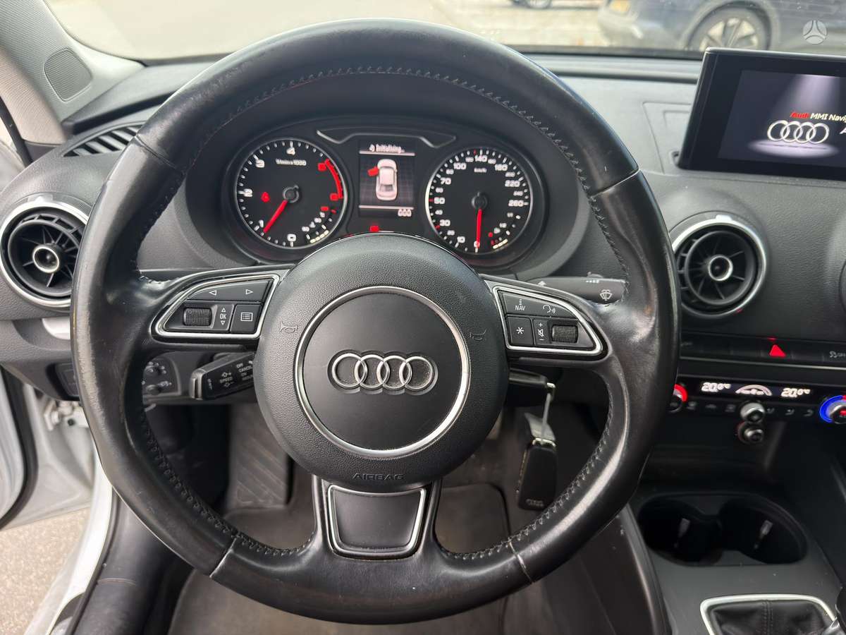 Audi A3, 1.6 l., Седан