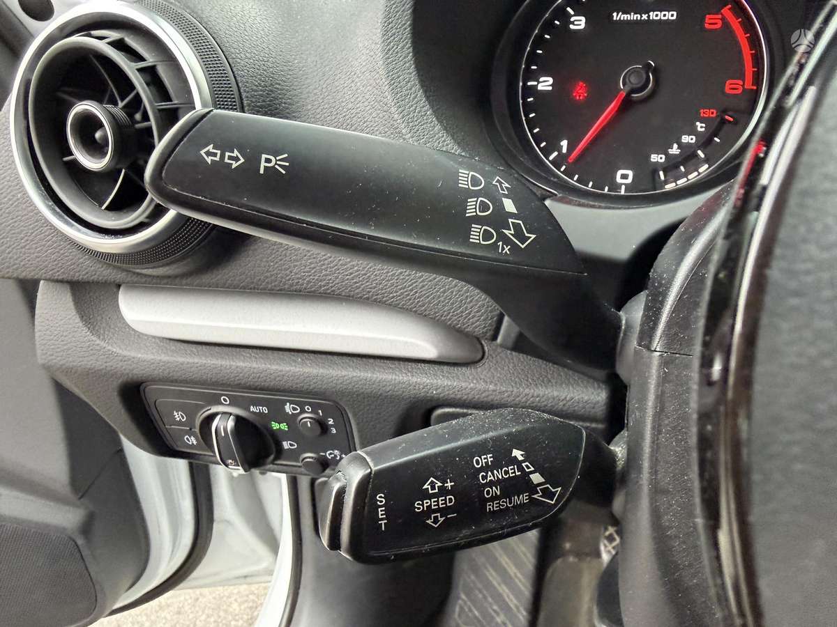 Audi A3, 1.6 l., Седан