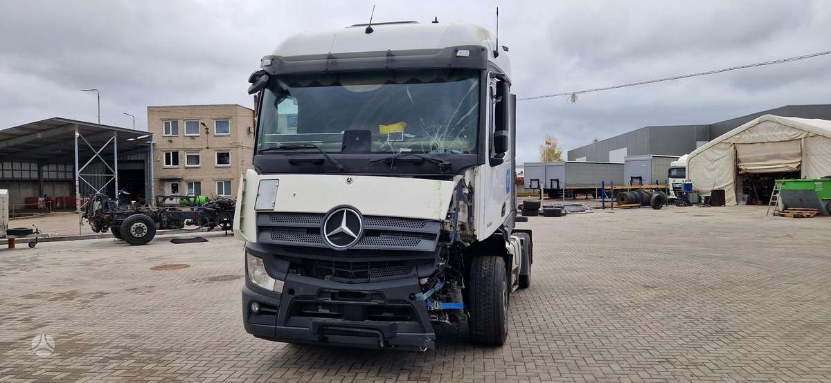 Mercedes-Benz Actros 1851, single sleeper