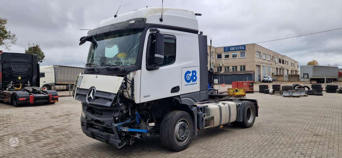 Mercedes-Benz Actros 1851, single sleeper