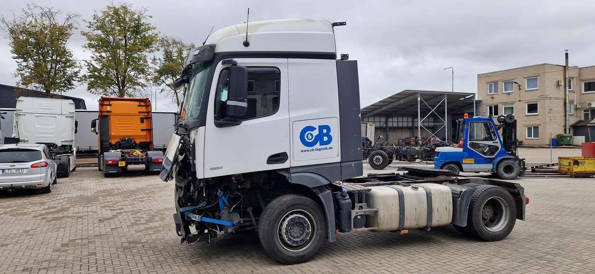 Mercedes-Benz Actros 1851, single sleeper