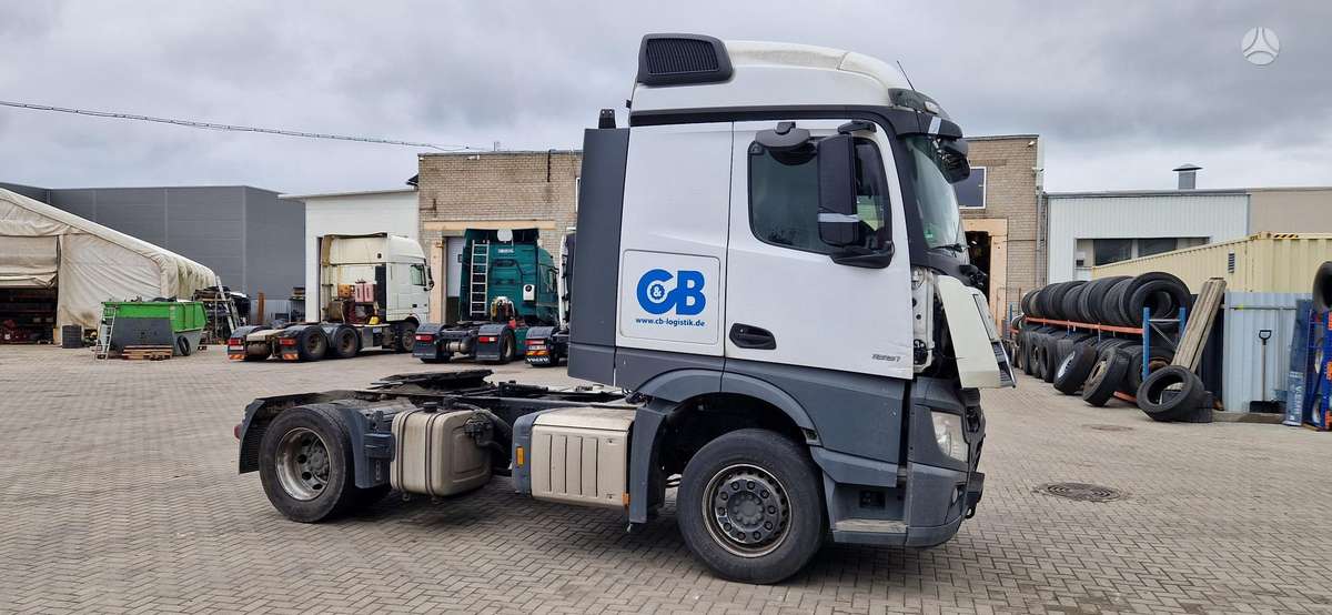 Mercedes-Benz Actros 1851, single sleeper