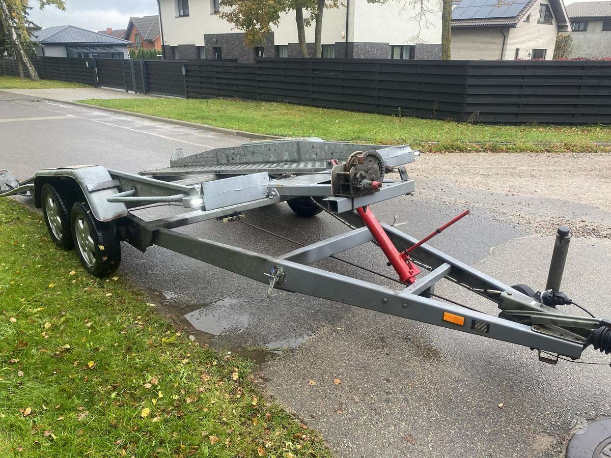 DT, auto transporter