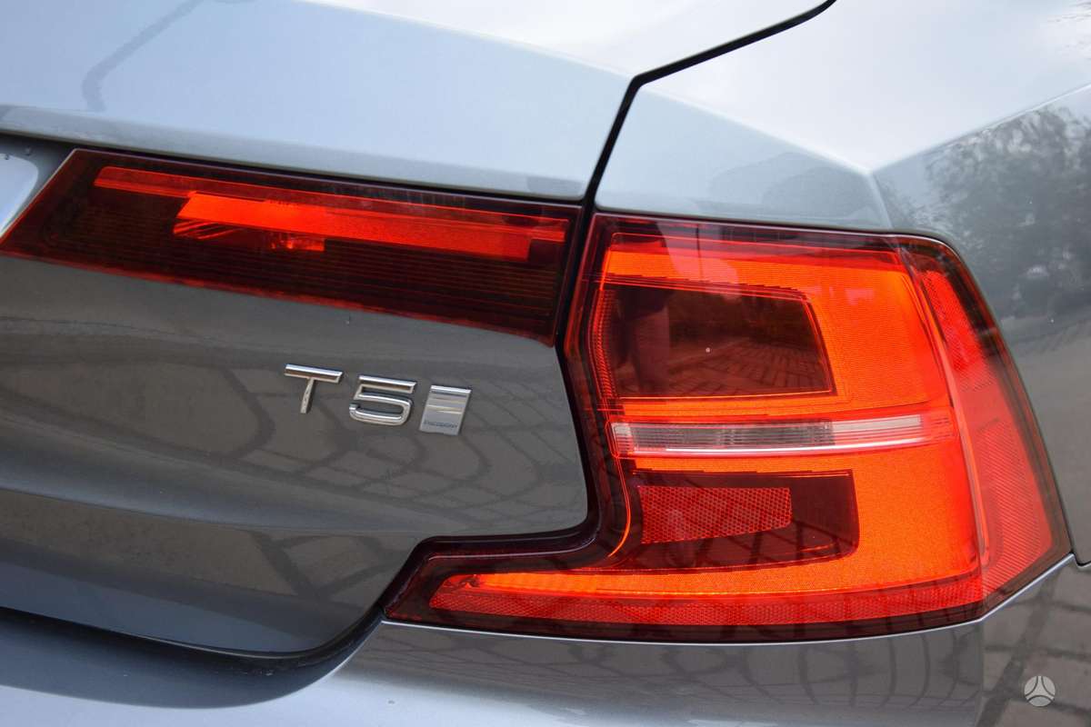 Volvo S90, 2.0 l., Седан