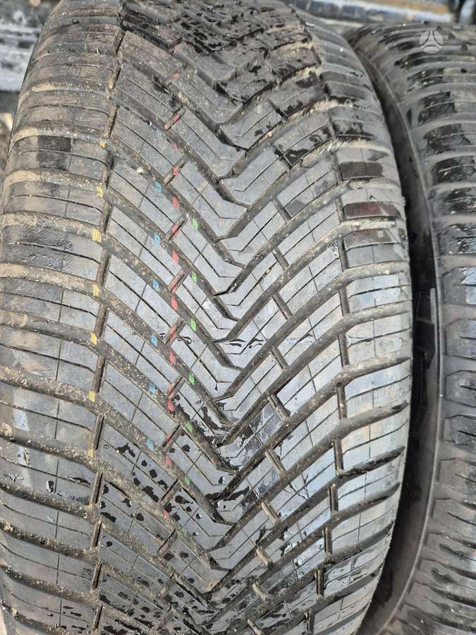 Continental, всесезонные 245/45 R20