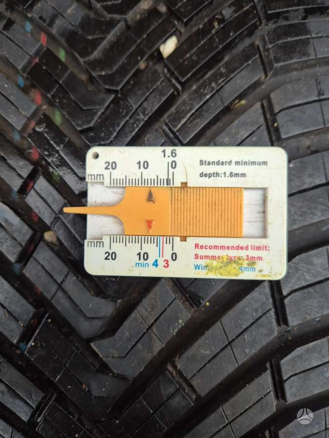 Continental, всесезонные 245/45 R20