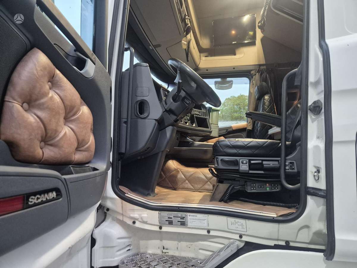 Scania R 450, 2 miegamosios vietos