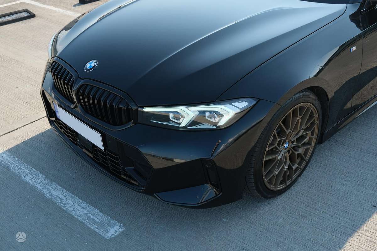 BMW 330, 2.0 l., Седан