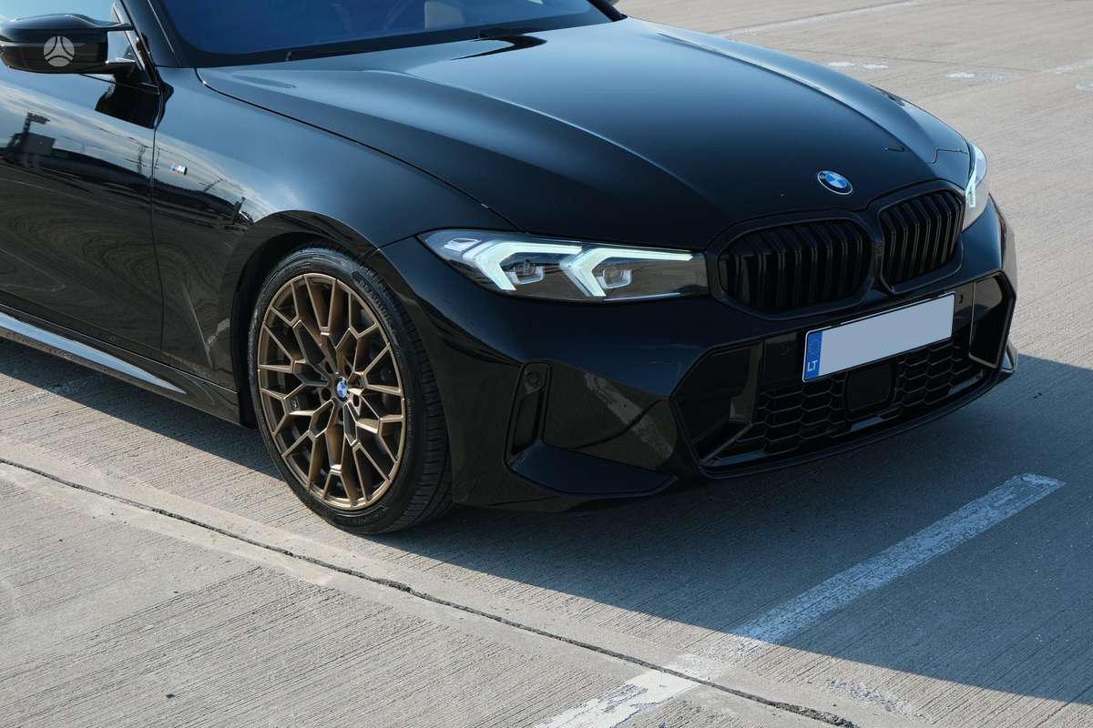 BMW 330, 2.0 l., Седан