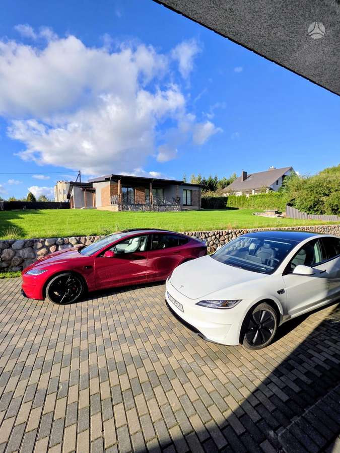 Tesla Model 3, 79 kWh, hatchback