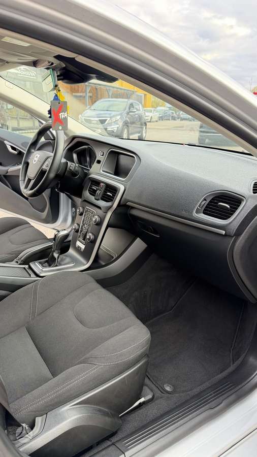 Volvo V40, 2.0 l., Универсал