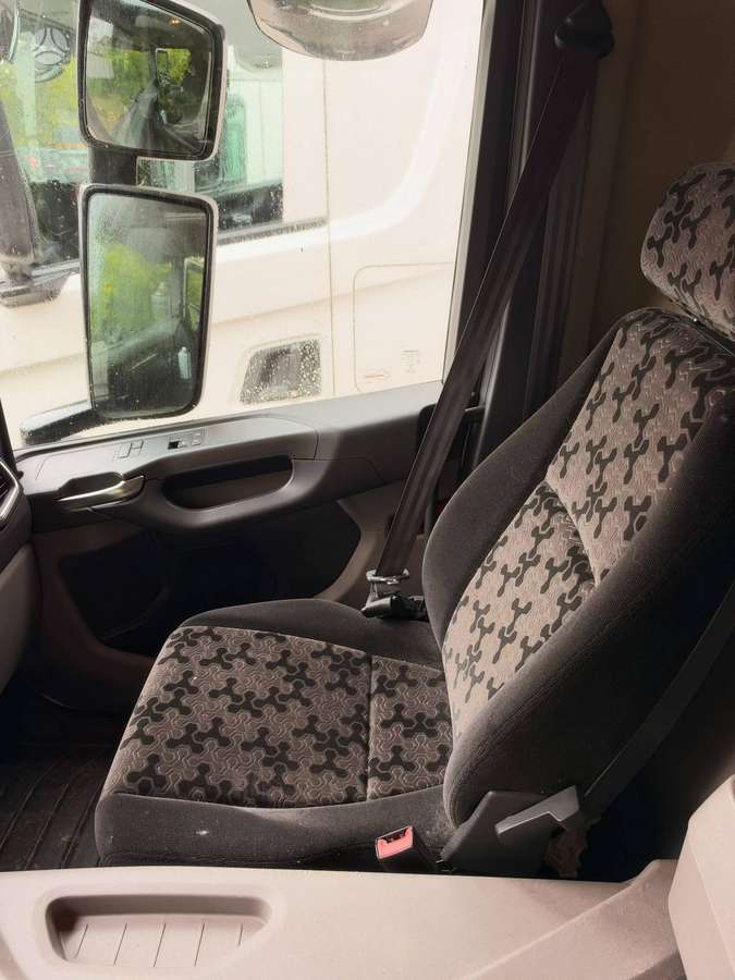 Scania P340 CNG, refrigerated trucks