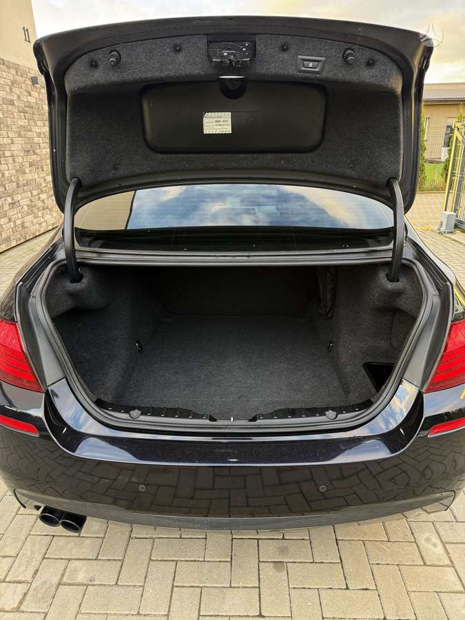 BMW 528, 3.0 l., Седан