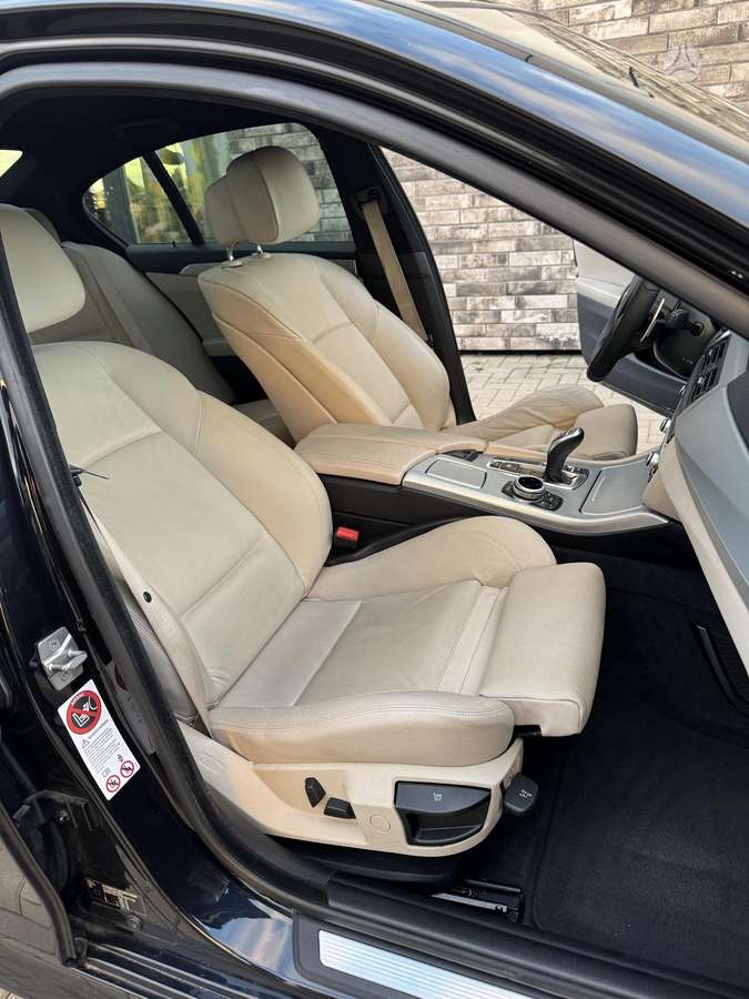 BMW 528, 3.0 l., Седан