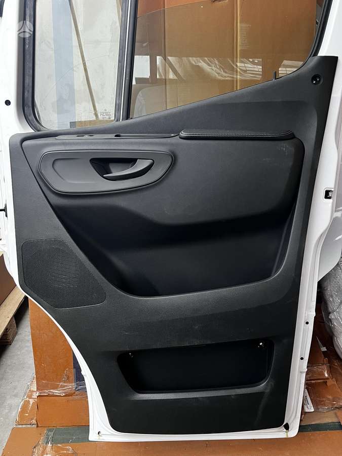 Mercedes-Benz Sprinter двери