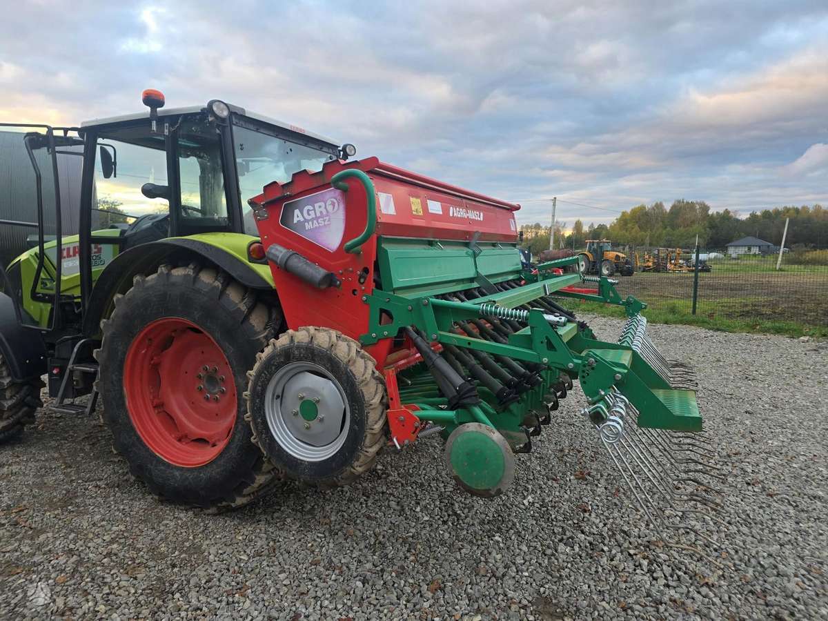 Claas Axos 339, tractors