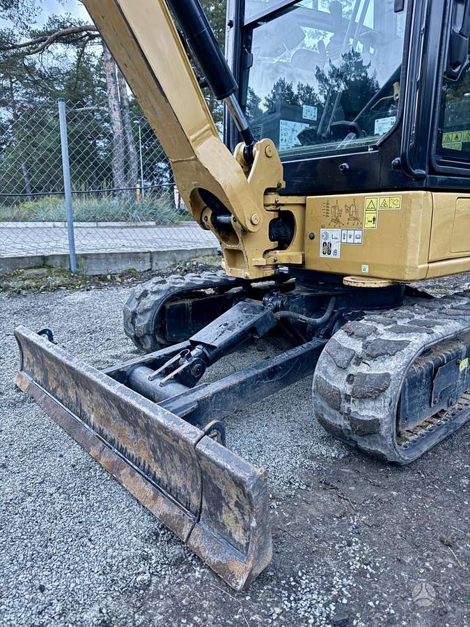 Caterpillar 301.8, mini ekskavatoriai