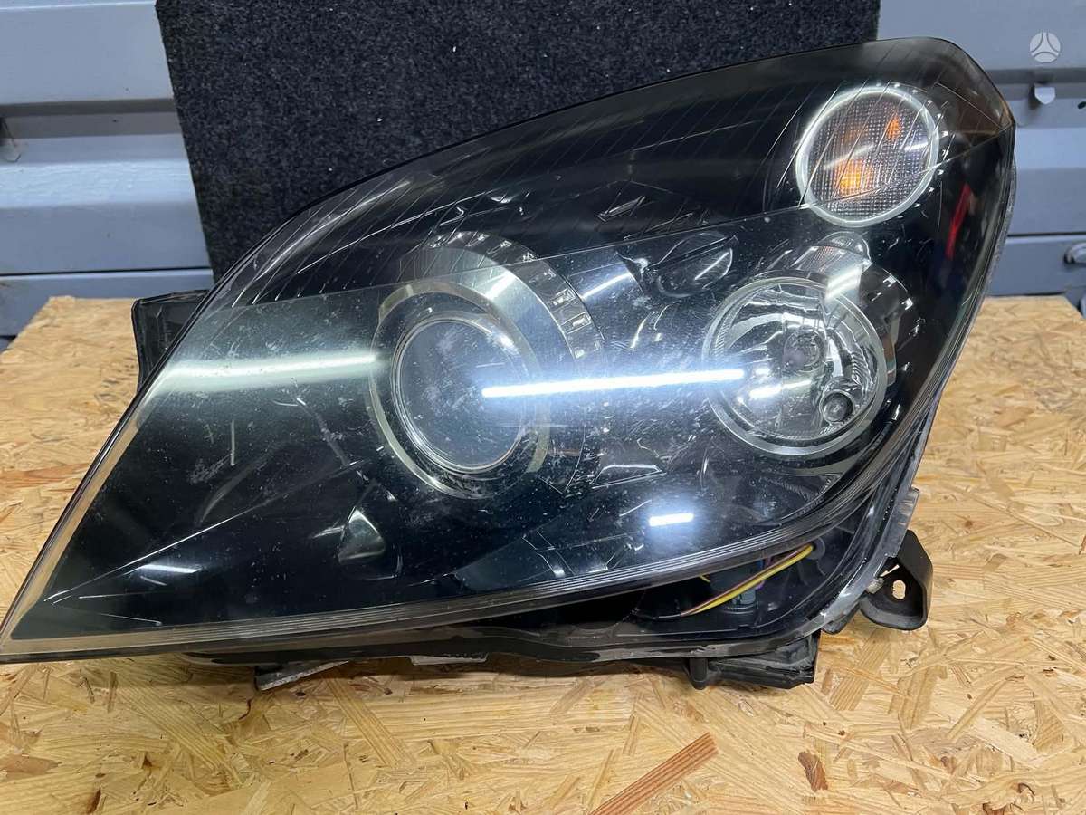 Opel Astra žibintai
