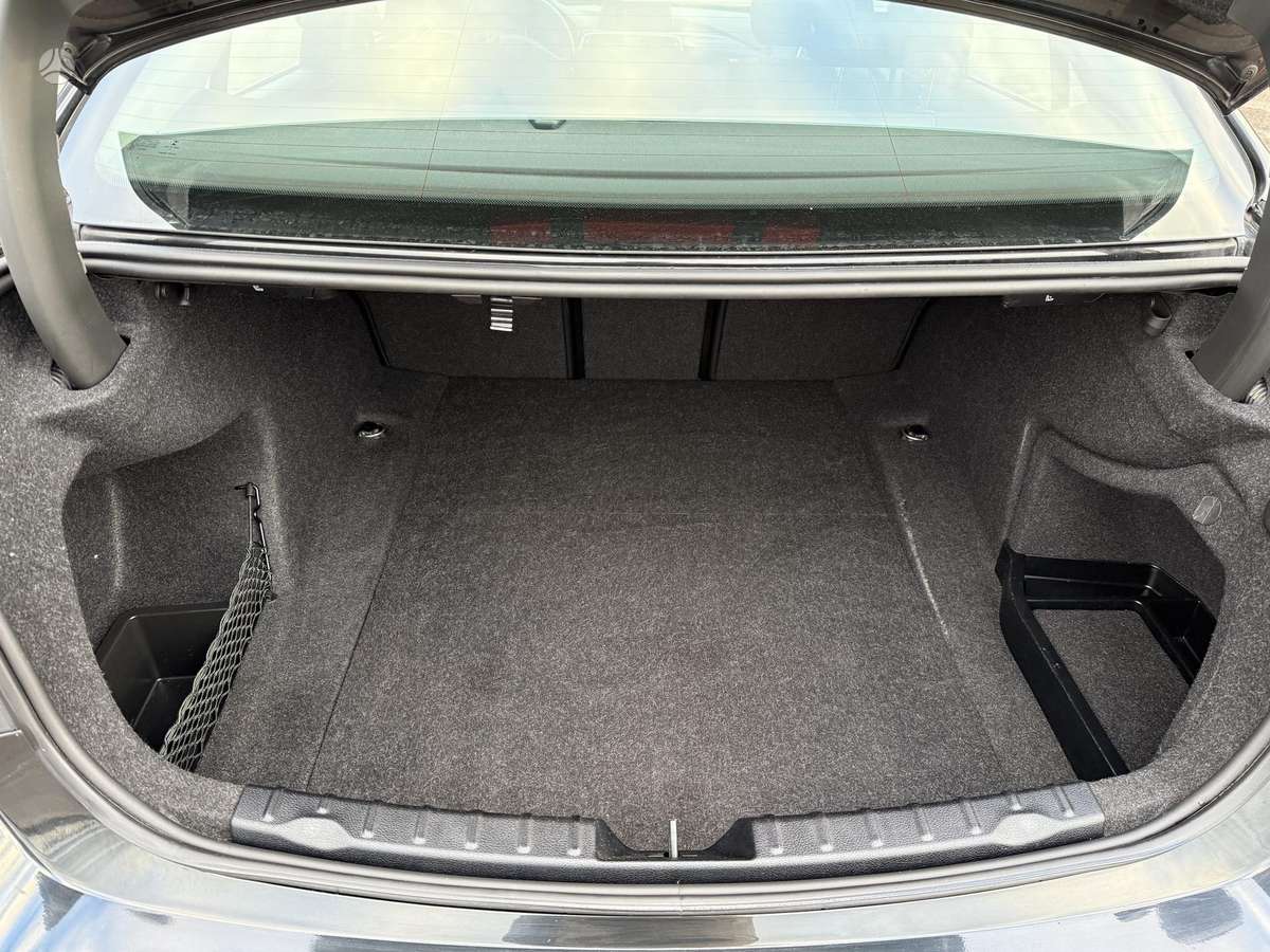 BMW 320, 2.0 l., Седан