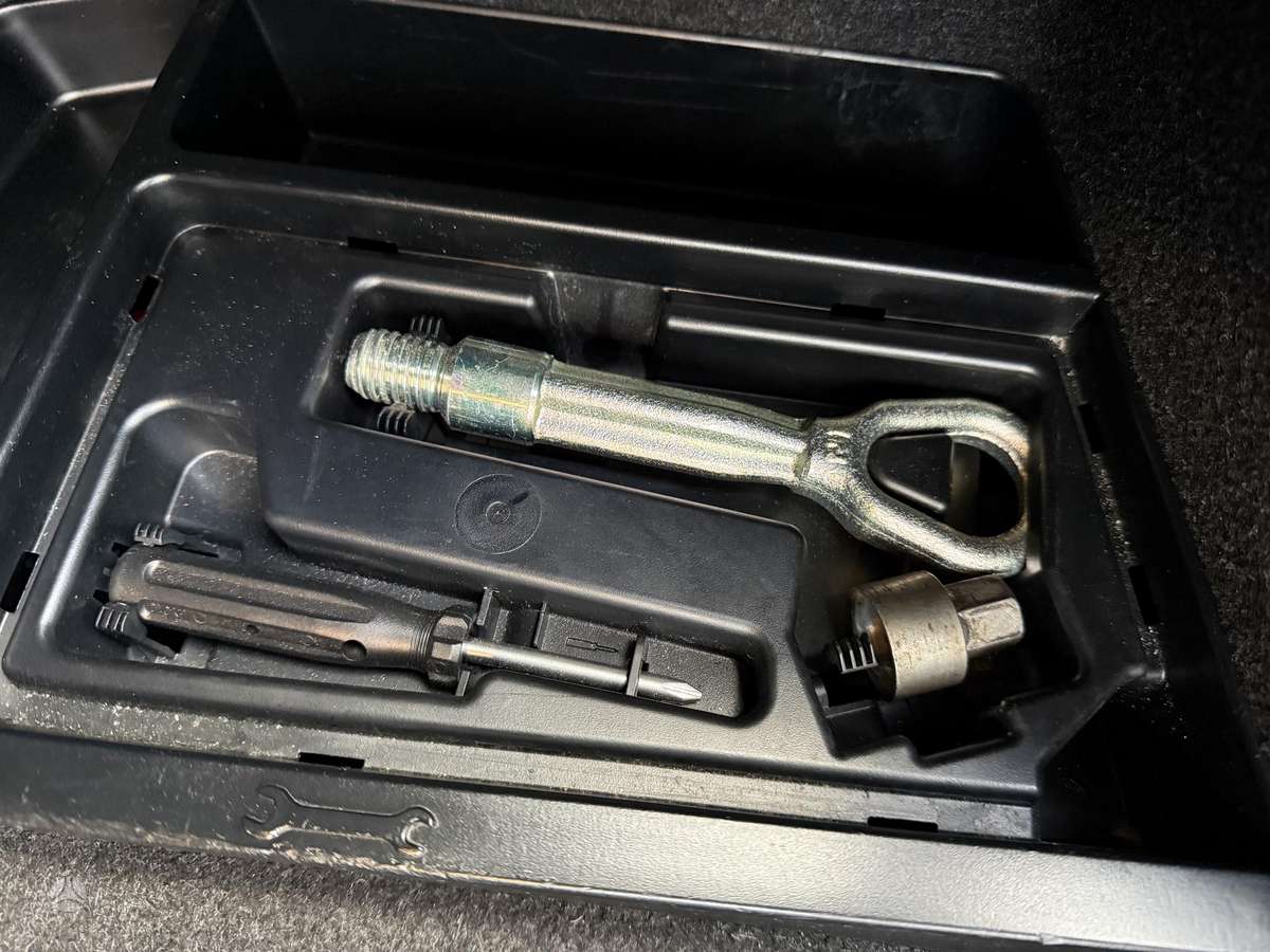 BMW 320, 2.0 l., sedanas
