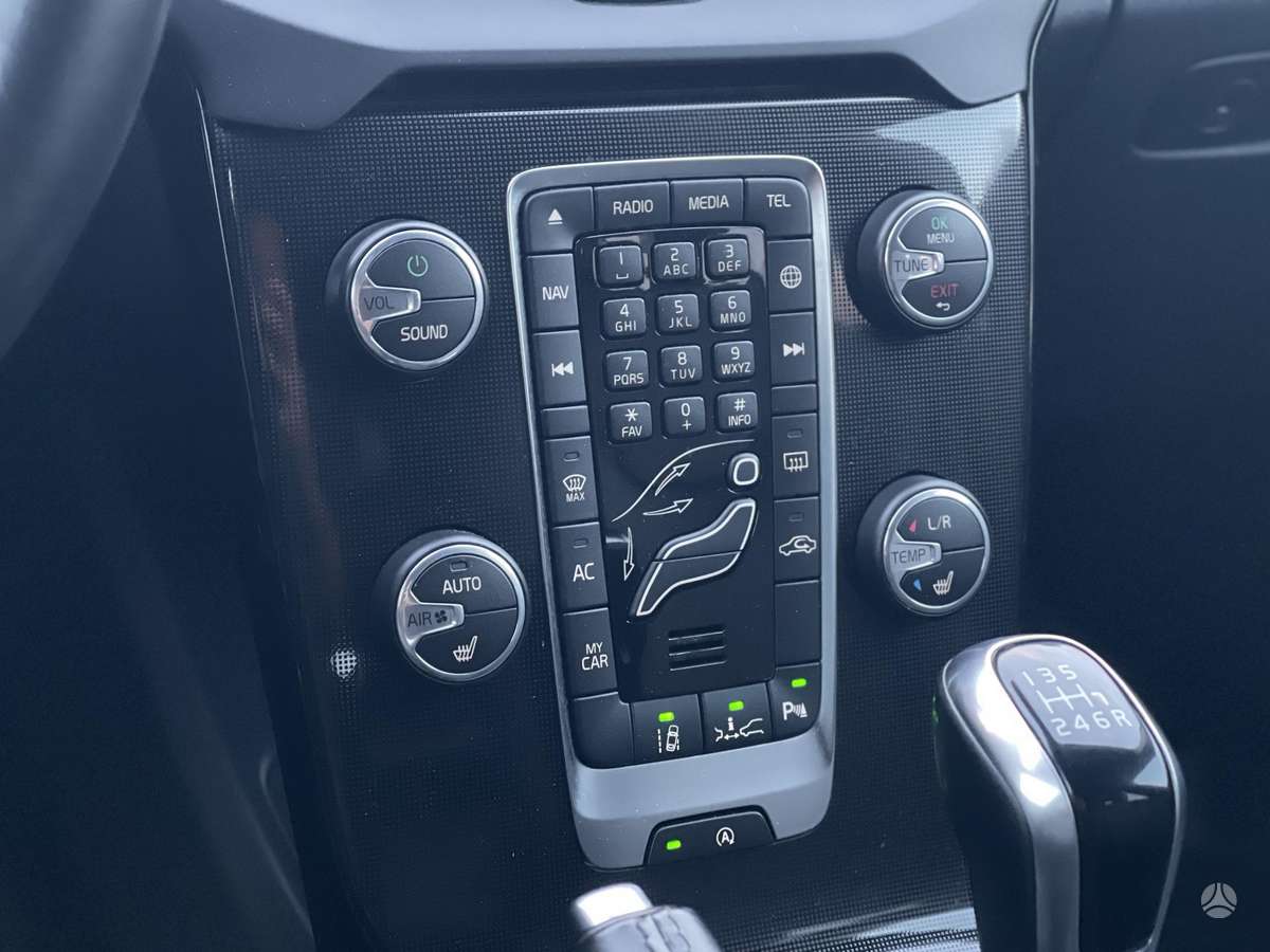Volvo V40, 2.0 l., hatchback
