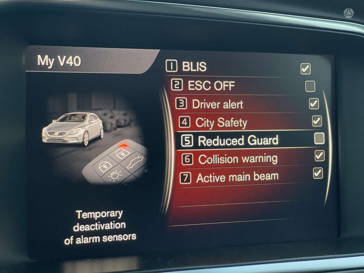 Volvo V40, 2.0 l., hatchback