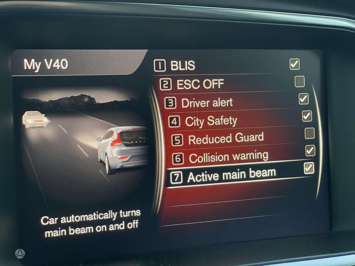 Volvo V40, 2.0 l., hatchback