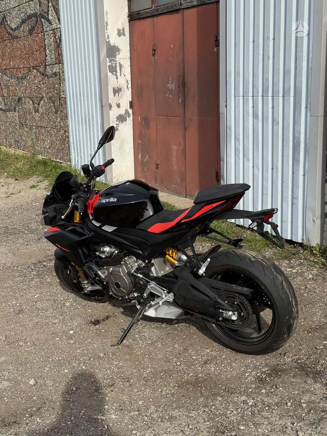 Aprilia Tuono, street / classic