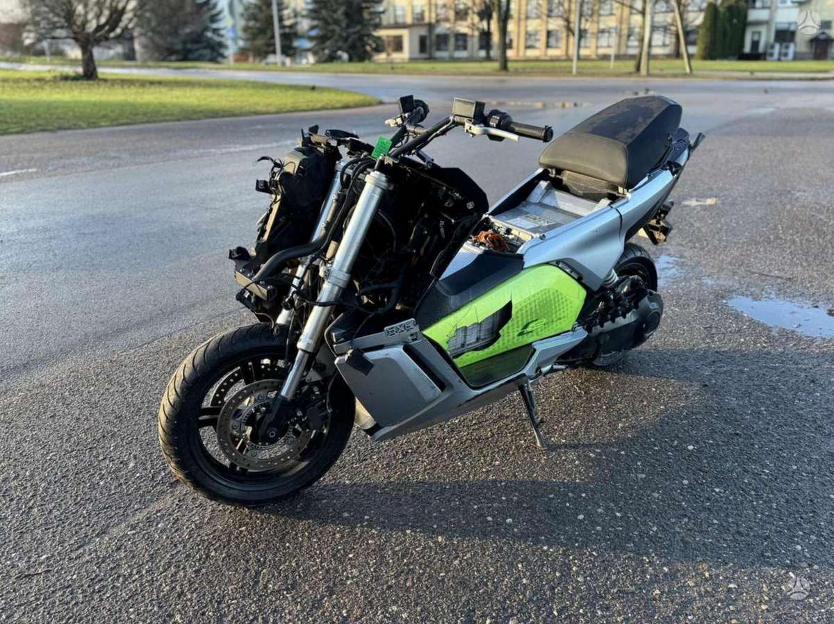BMW CE 04, scooters / mopeds