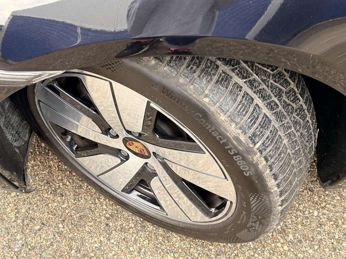 Porsche Taycan, hatchback