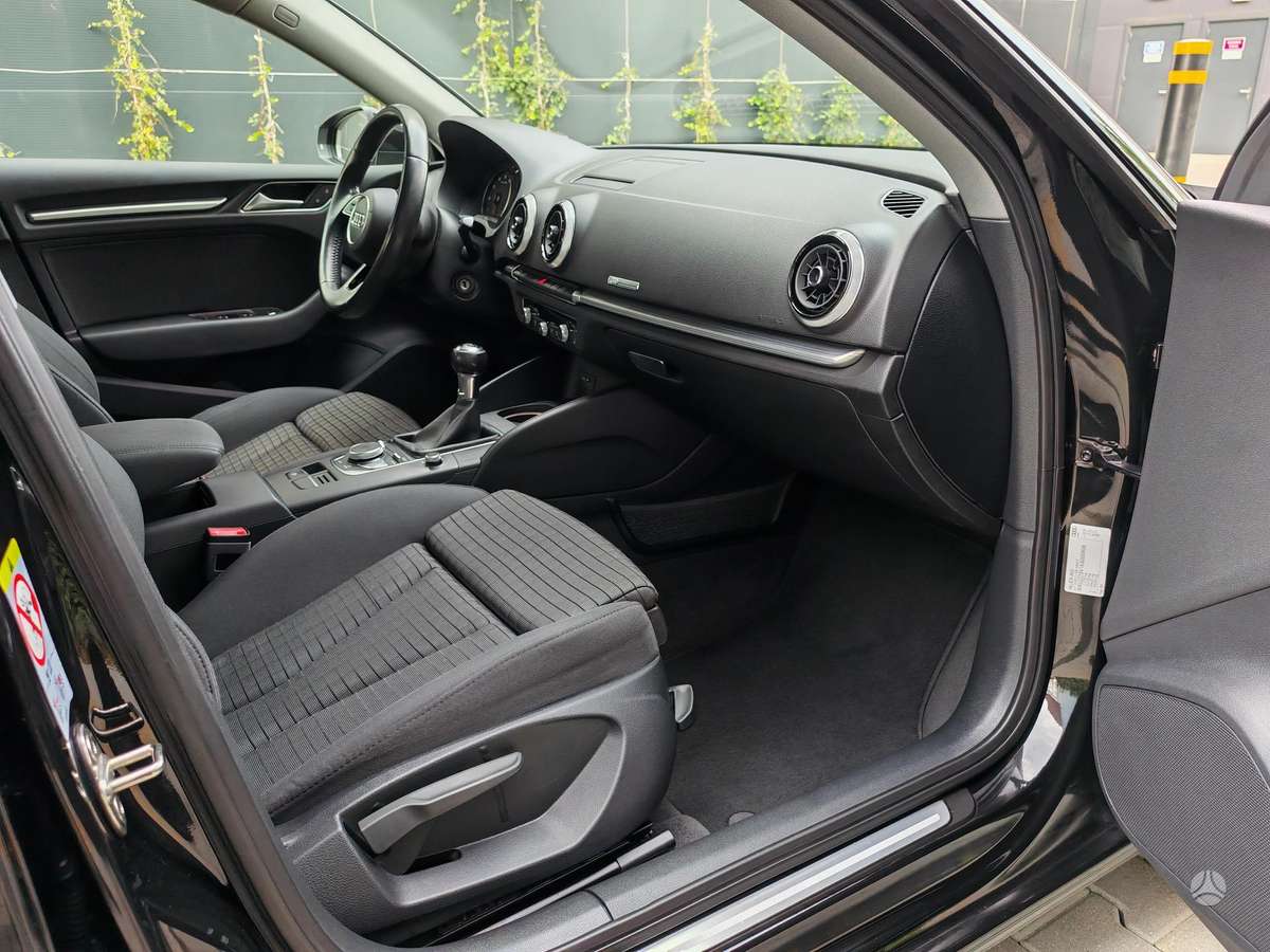 Audi A3, 1.0 l., Хэтчбек