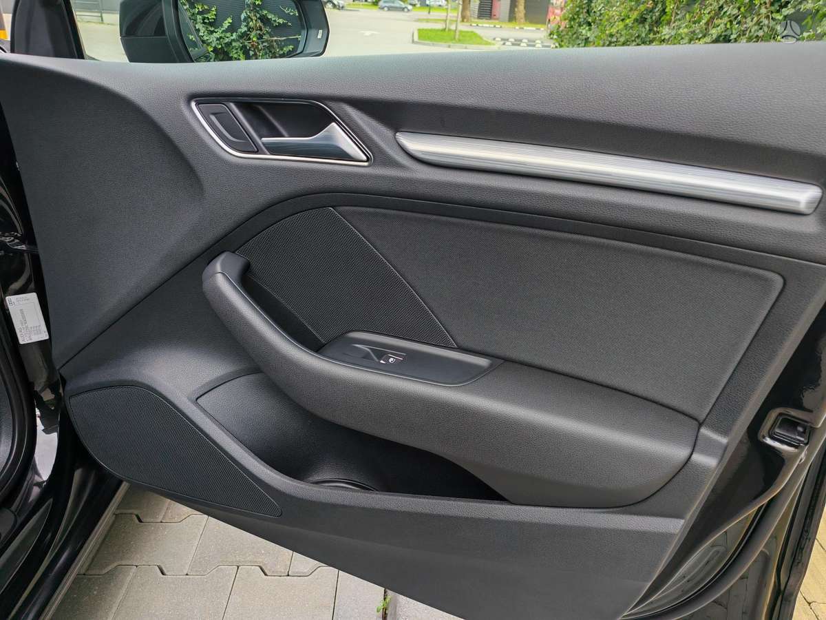 Audi A3, 1.0 l., Хэтчбек