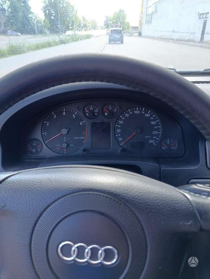 Audi A6, 1.8 l., Седан