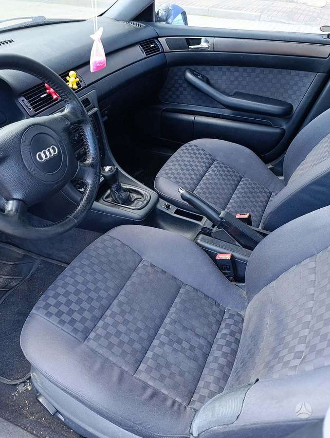 Audi A6, 1.8 l., Седан