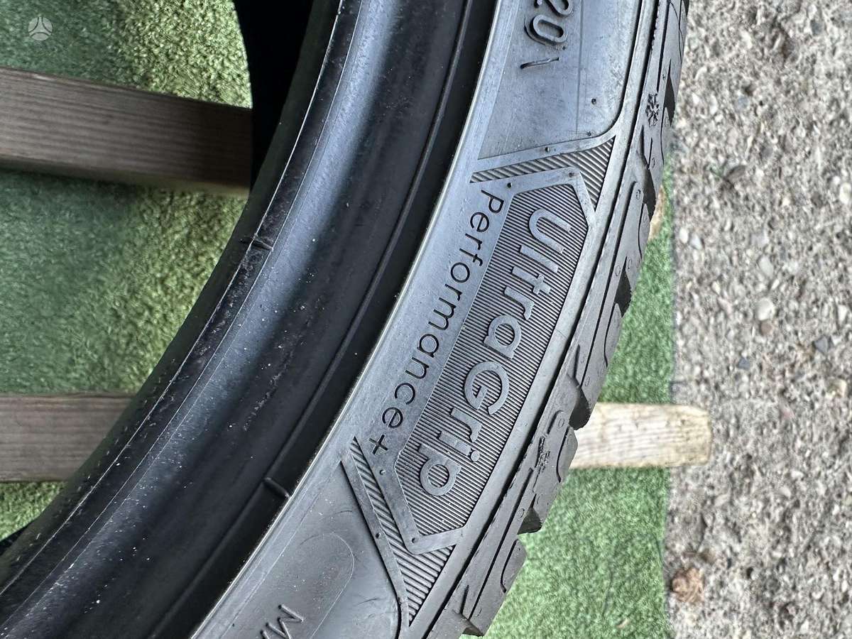 Goodyear 7mm, 2020m, зимние 245/40 R18