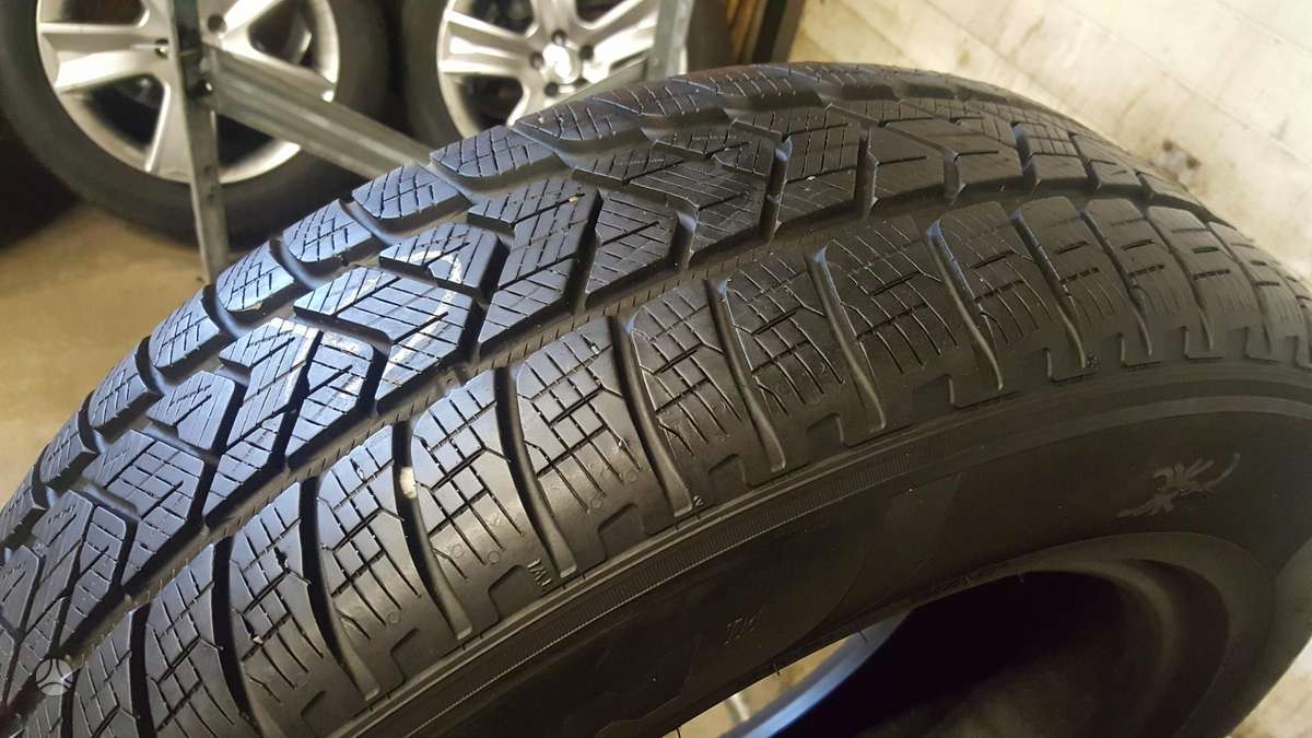 Pirelli SCORPION WINTER, зимние 215/65 R17