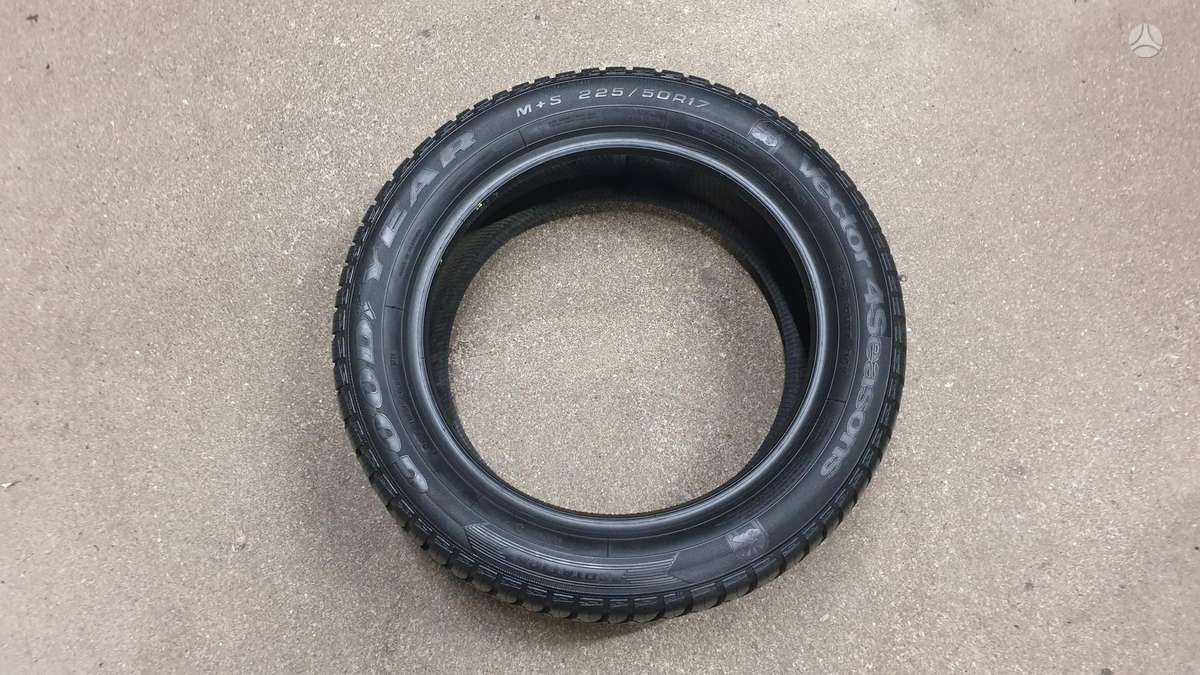 Goodyear Vector 4 Seasons, зимние 225/50 R17