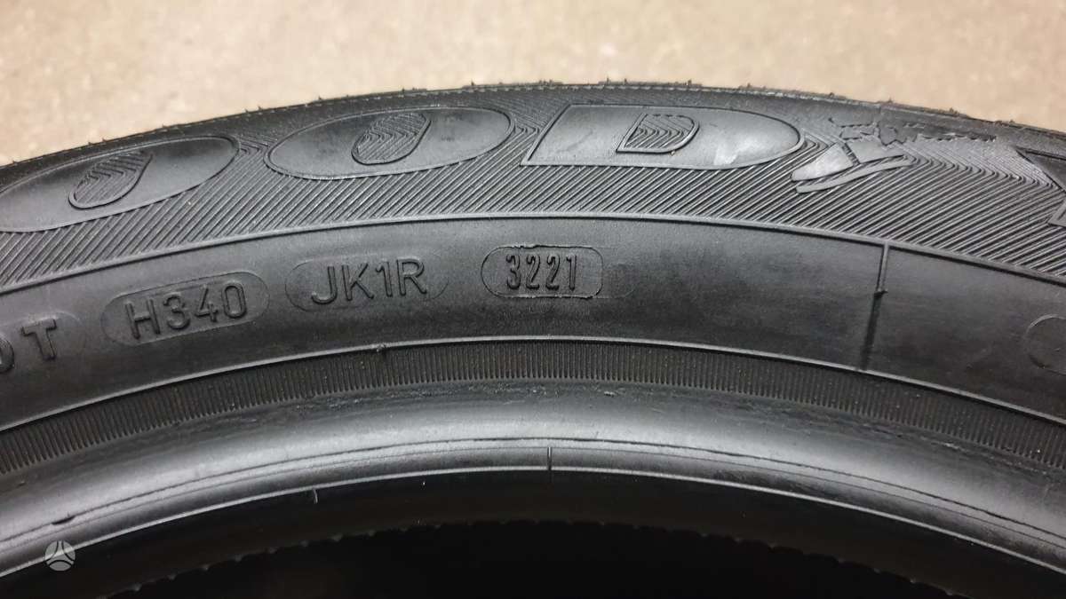 Goodyear Vector 4 Seasons, зимние 225/50 R17