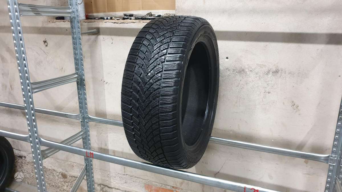 Bridgestone Blizzak LM005, winter 235/50 R19