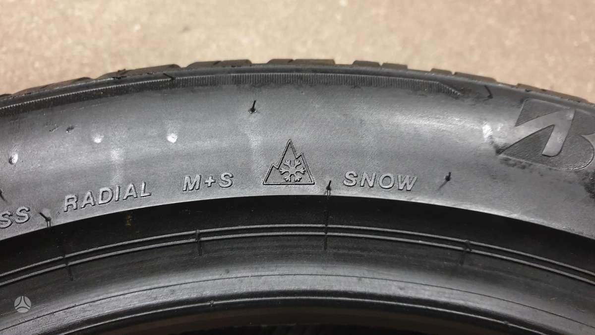 Bridgestone Blizzak LM005, winter 235/50 R19