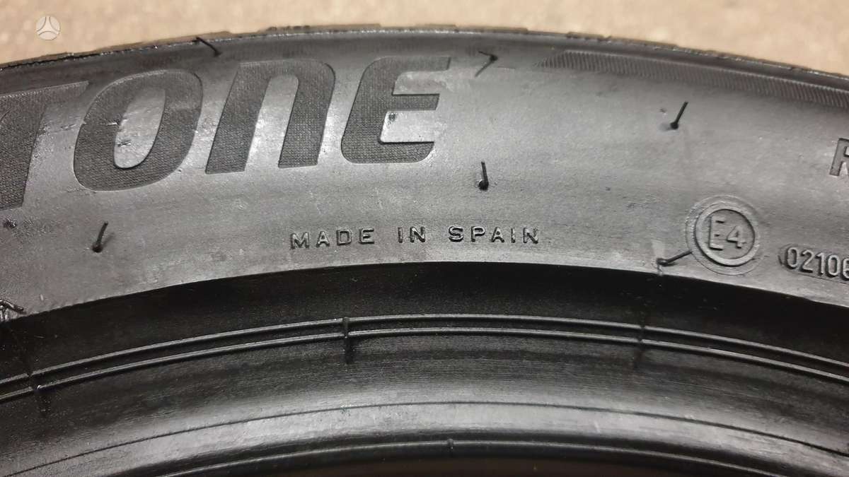 Bridgestone Blizzak LM005, winter 235/50 R19