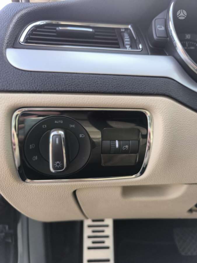 Skoda Superb, 2.0 l., Универсал