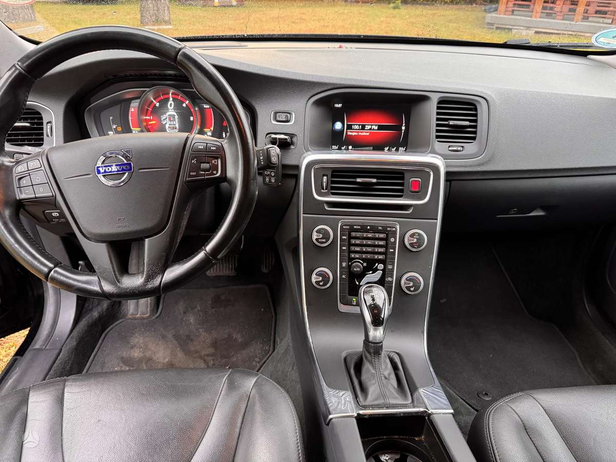 Volvo V60, 2.0 l., Хэтчбек