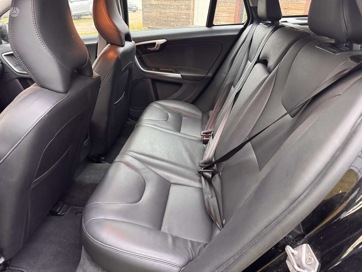 Volvo V60, 2.0 l., Хэтчбек