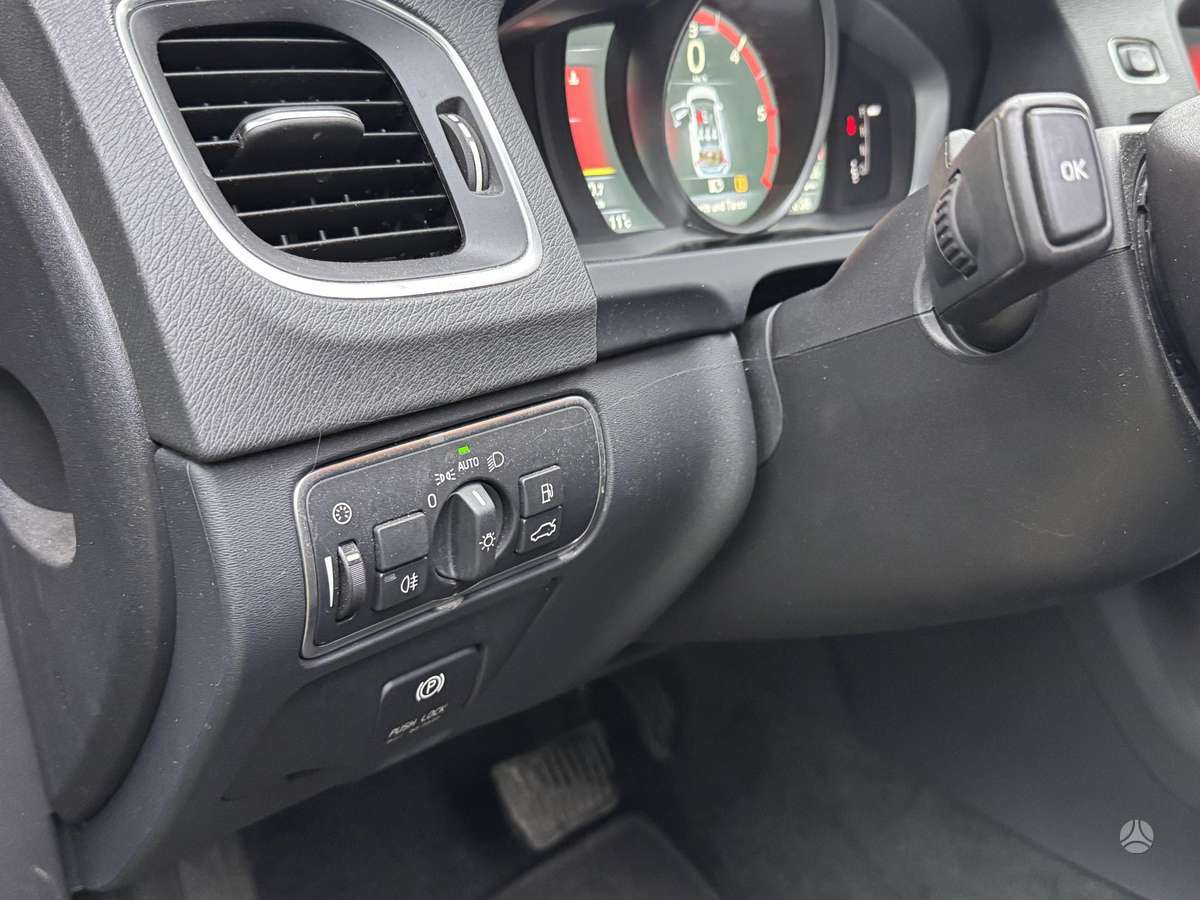 Volvo V60, 2.0 l., Хэтчбек