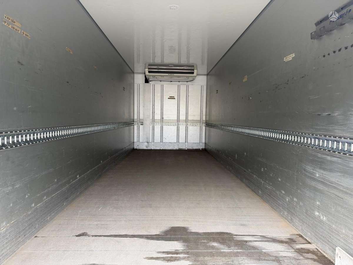 Volvo FM330 4x2, šaldytuvai