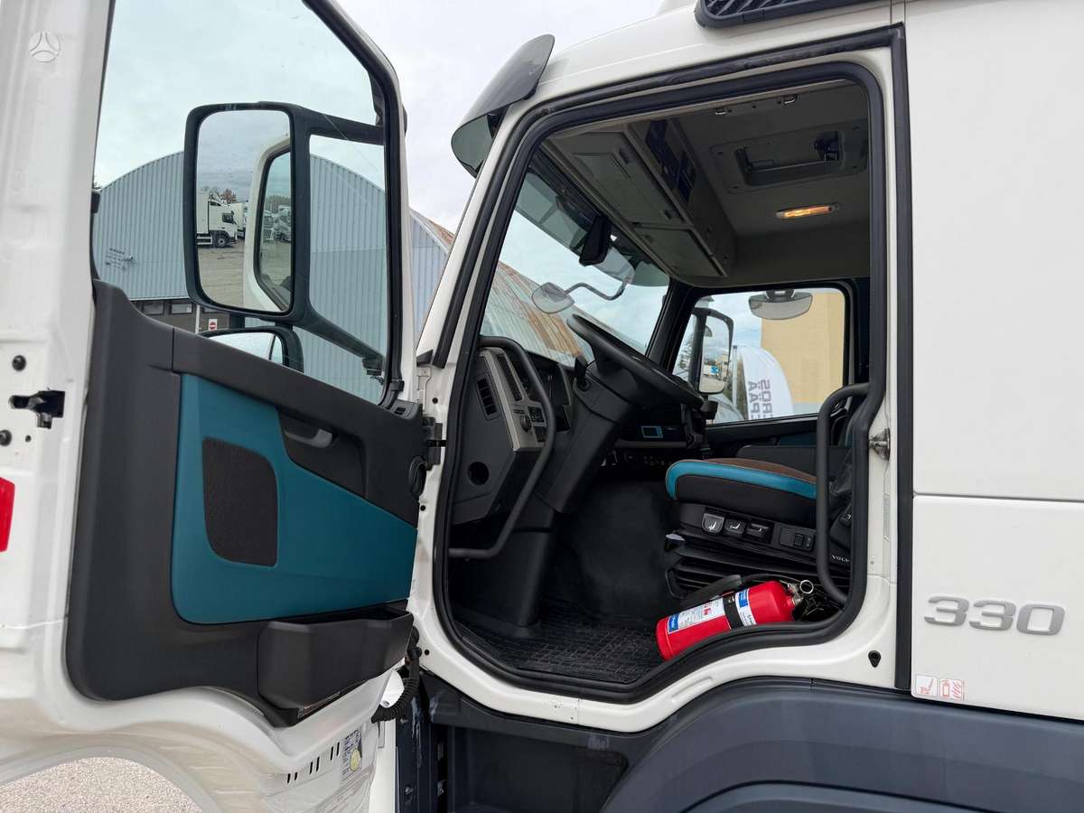 Volvo FM330 4x2, šaldytuvai